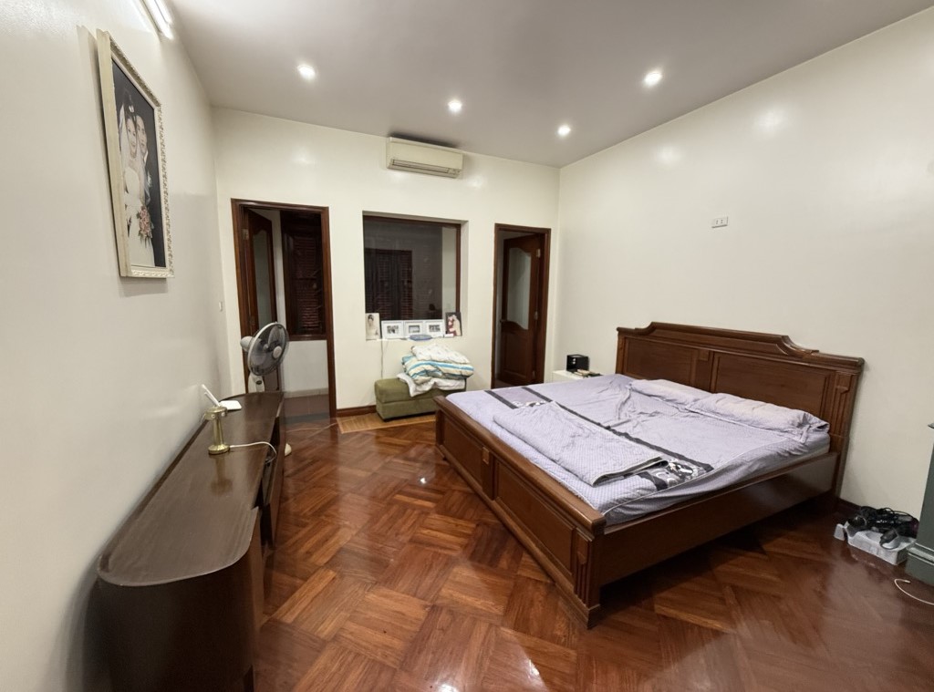 KHU CỰC ÍT NHÀ BÁN - HOÀNG CẦU - PHÂN LÔ Ô TÔ TRÁNH - 52M2 - 5 TẦNG - MẶT TIỀN 4.2M - 27 TỶ - VIP!!